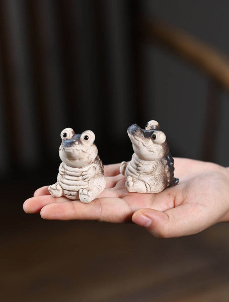 Gohobi Handmade Ceramic YiXing Clay Seating Crocodile Orname