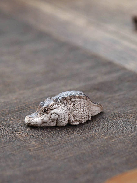 Gohobi Handmade Ceramic YiXing Clay Laying Crocodile