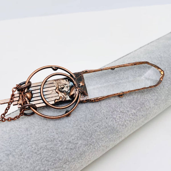 Vingtage Sword-Shaped Stone Crystal Pendant Necklace - CS