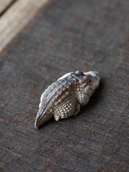 Gohobi Handmade Ceramic YiXing Clay Laying Crocodile