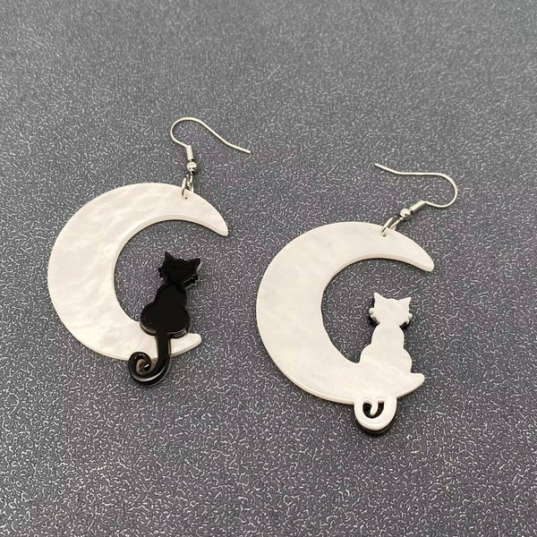 Black Cat On The White Moon Dangle Earrings - GT