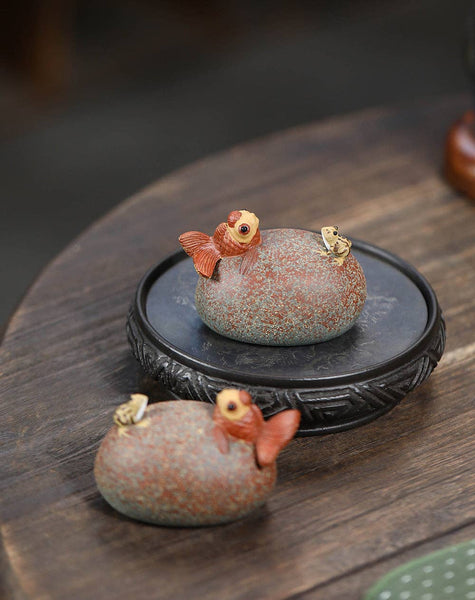 Gohobi Handmade Ceramic YiXing Clay Goldfish and Frog Ornament Tea pet