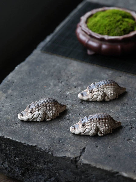 Gohobi Handmade Ceramic YiXing Clay Laying Crocodile